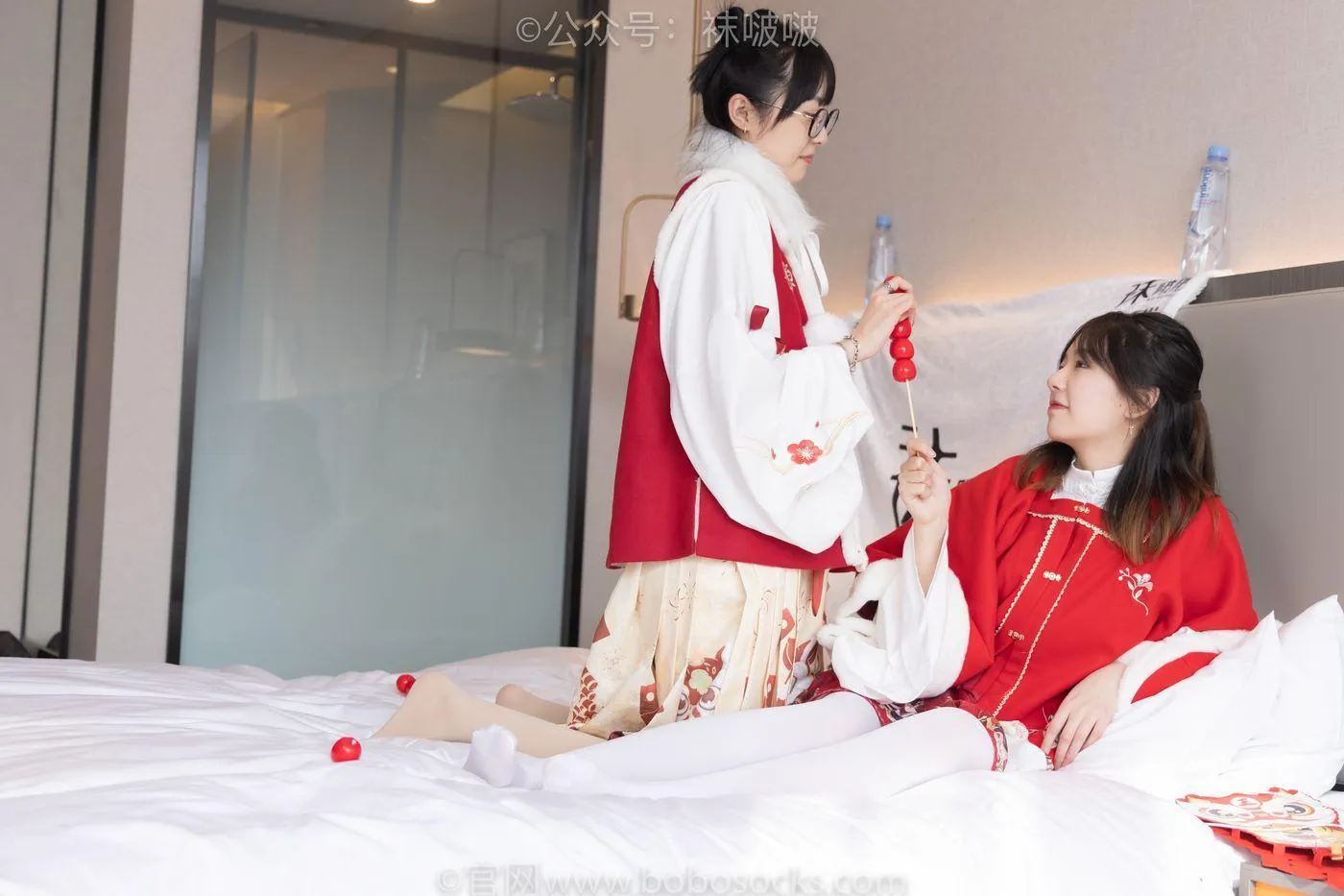 [BoBoSocks袜啵啵]NO.054 小甜豆与稚予-给大家拜年啦 [139P]插图